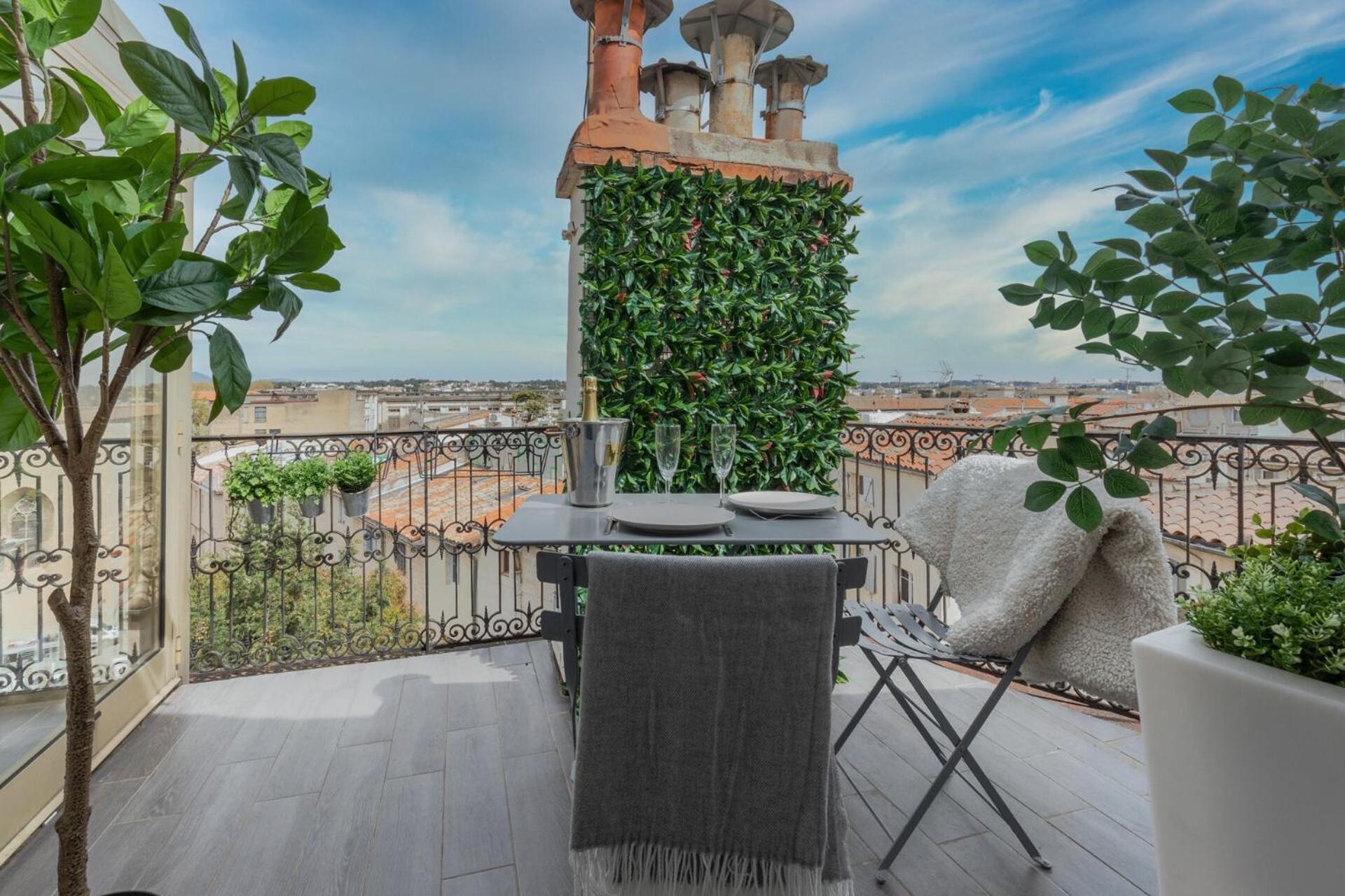 Apartamento La Terrasse, Vue Sur Les Toits De Montpellier Exterior foto